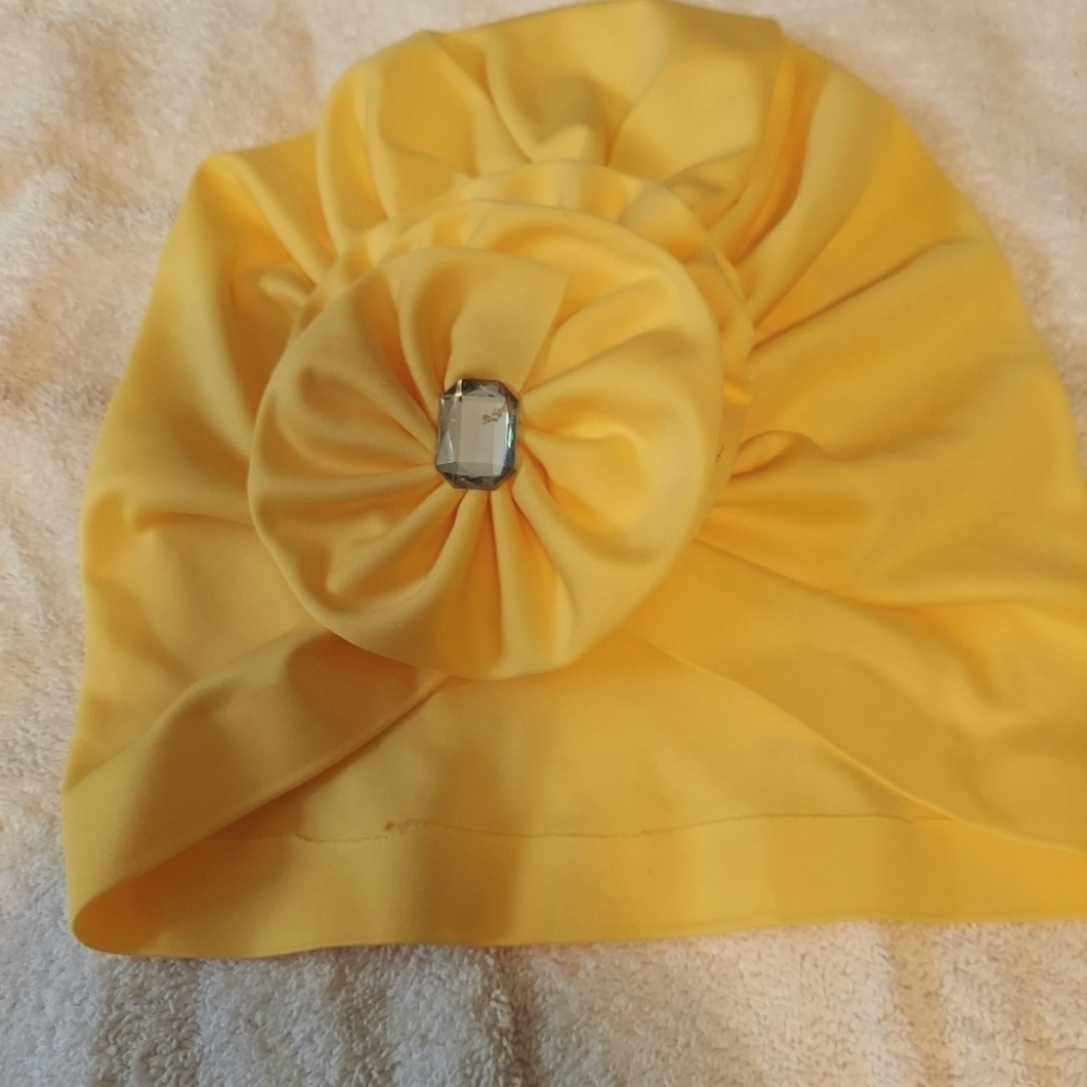 Pre-tied headwrap